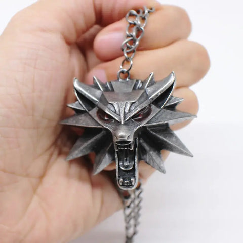 White Wolf Limited Edition Necklace featuring a high-quality metal wolf head pendant with red eyes, symbolizing Geralt from The Witcher series.